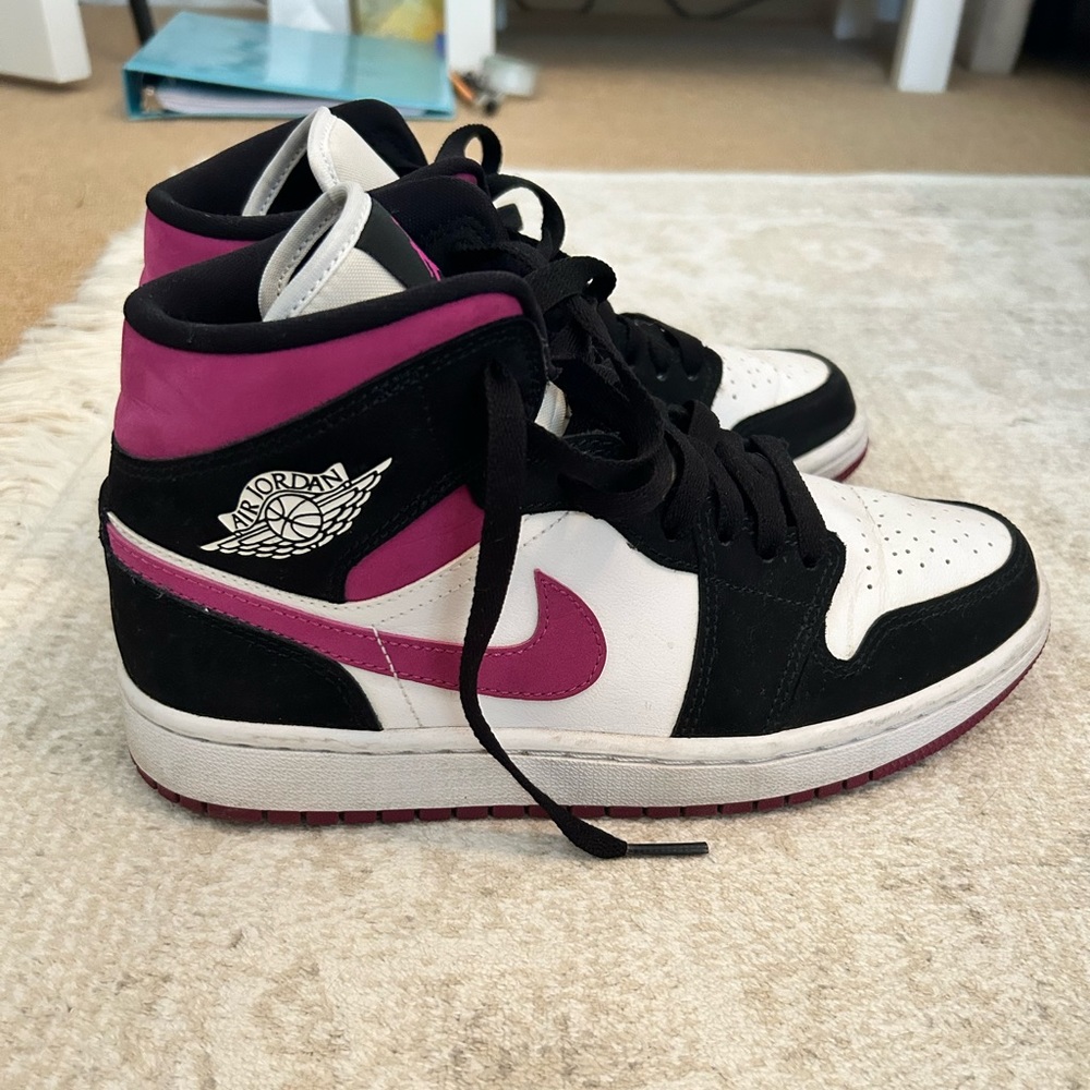 Nike Air Jordan 1 Mid Cactus Flower (women’s 7.5)